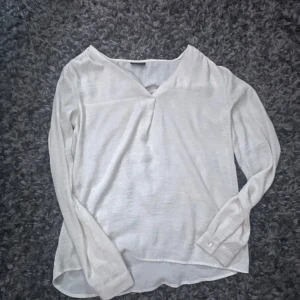 Vila blus - Skriv om ni har några frågor😄