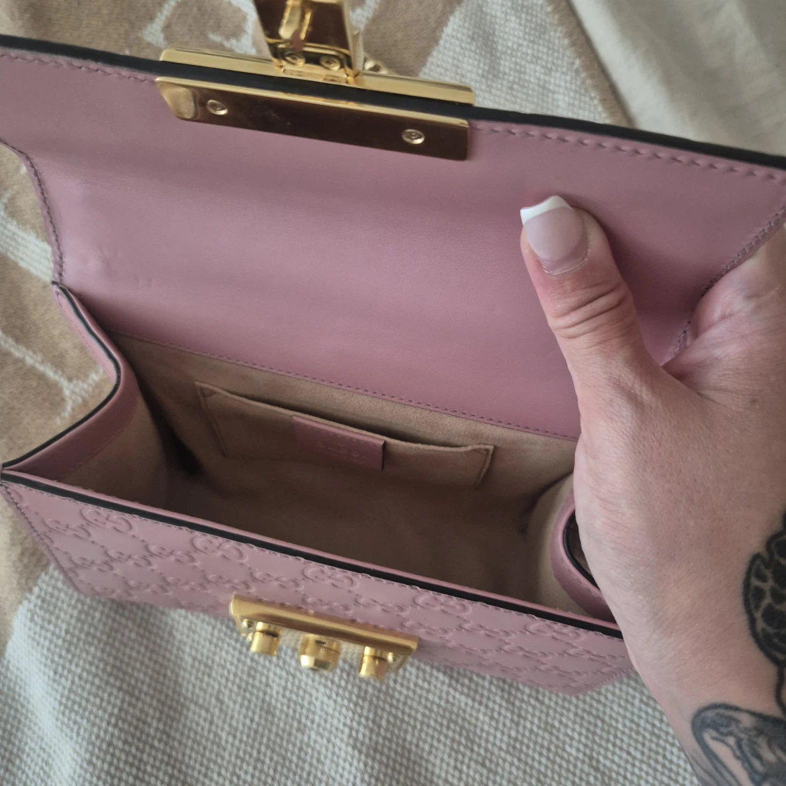 Ljusrosa Gucci axelväska i skinn - 1