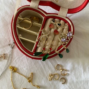 Blandade smycken bundle  - Örhängen, halsband, armband, ear cuffs 🤍