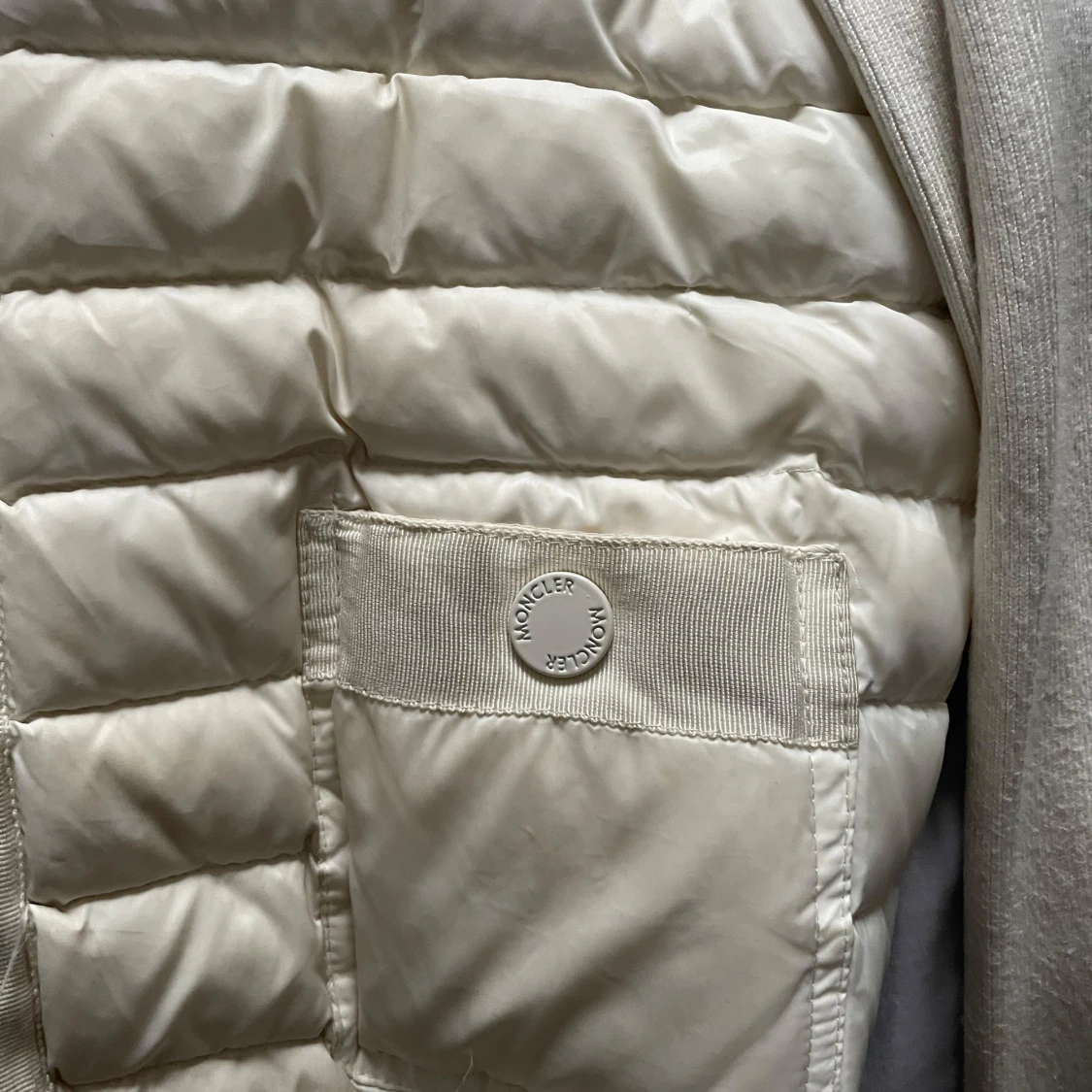 Vit dunväst från Moncler - 3