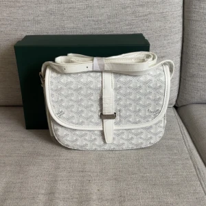 GY Axelväska vit - Helt ny finns fler färger och modeller i min profil!