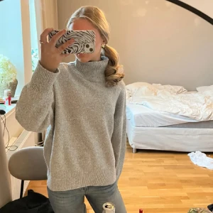 Så snygg polotröja💘 - Jättesnygg stickad tröja med krage!💘🥹🍂från Gina men finns ej kvar🍂🍂