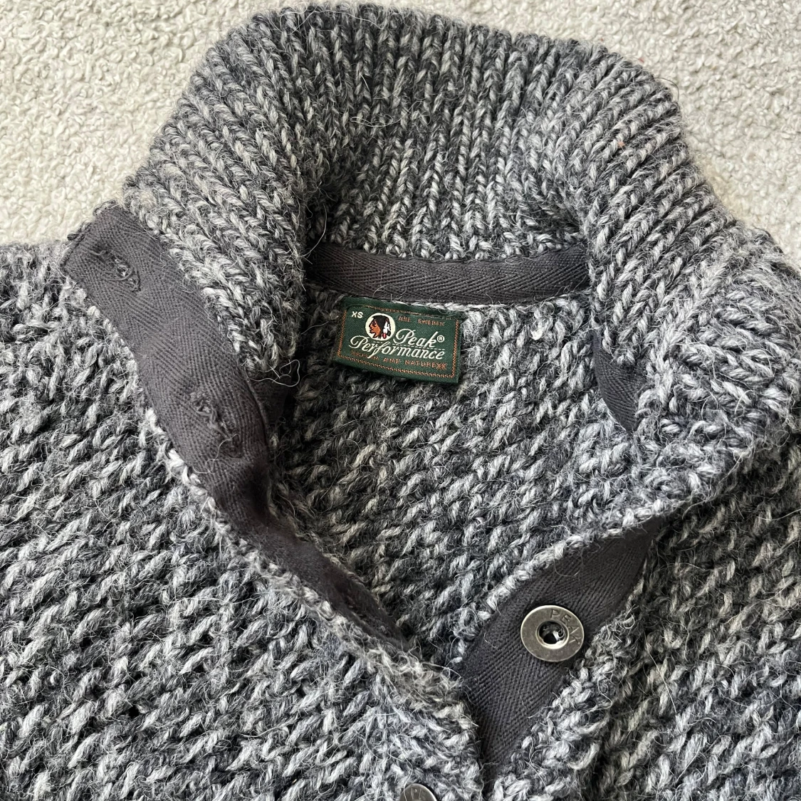 Grå stickad kofta Peak Performance - 2