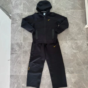 Svarta NOCTA x Nike mjukisbyxor - Storlek S  Den är oversize passar mer som M.  Kondition 10/10