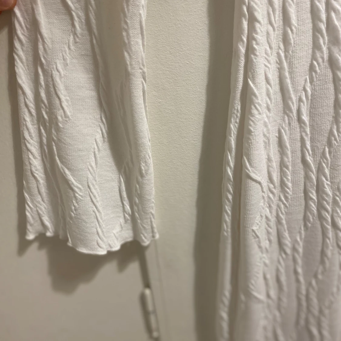 Vit långärmad långklänning storlek L men passar S  - 3