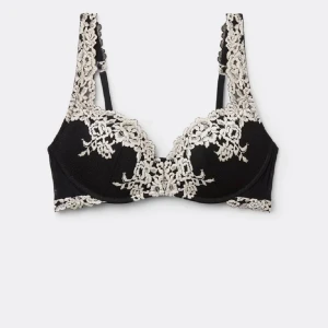 Svart intimissmi bh - Super fin intimissmi bh som är helt oanvänd! Precis som ny❤️ strorklek 75C men lappen är av klippt då den skavde när den provades🙌🙌😍