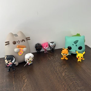 Funko POP’s - Säljer min kollektion av funko pops (13 st små  + 2 stora) eftersom jag inte längre har användning av dem. Figurerna kan säljas separat på förfrågan.