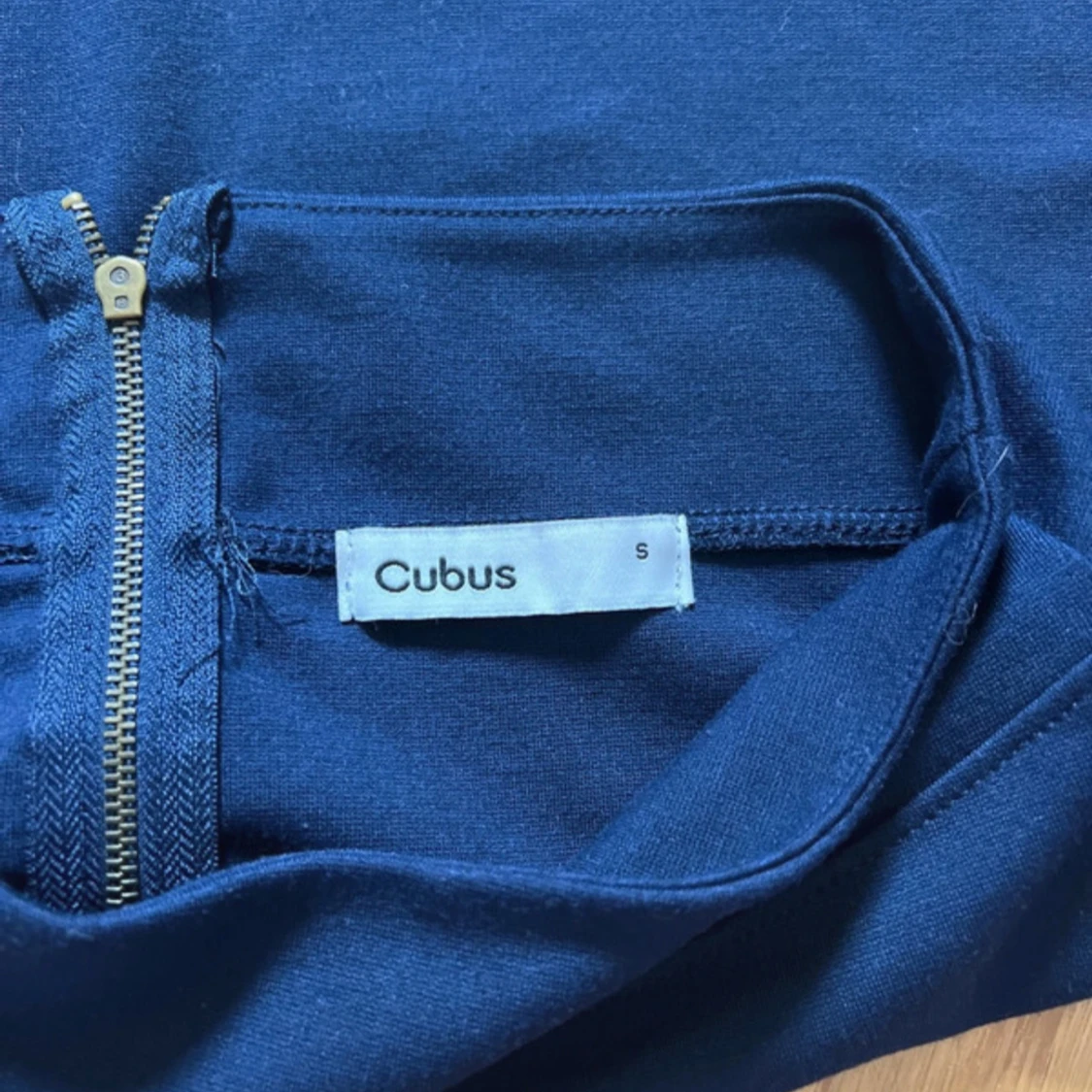 Marinblå kortkjol från Cubus - 2