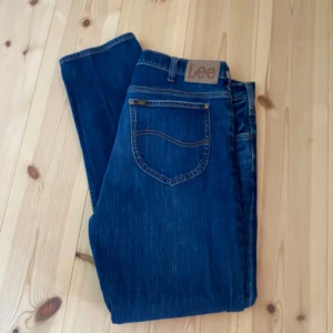 Lee jeans - Lee jeans. Endast använda ett fåtal tillfällen, mycket bra skick.