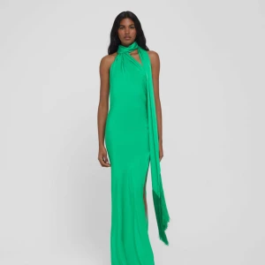 SÖKER! - Söker denna klänningen i XS eller S från Rat & Boa