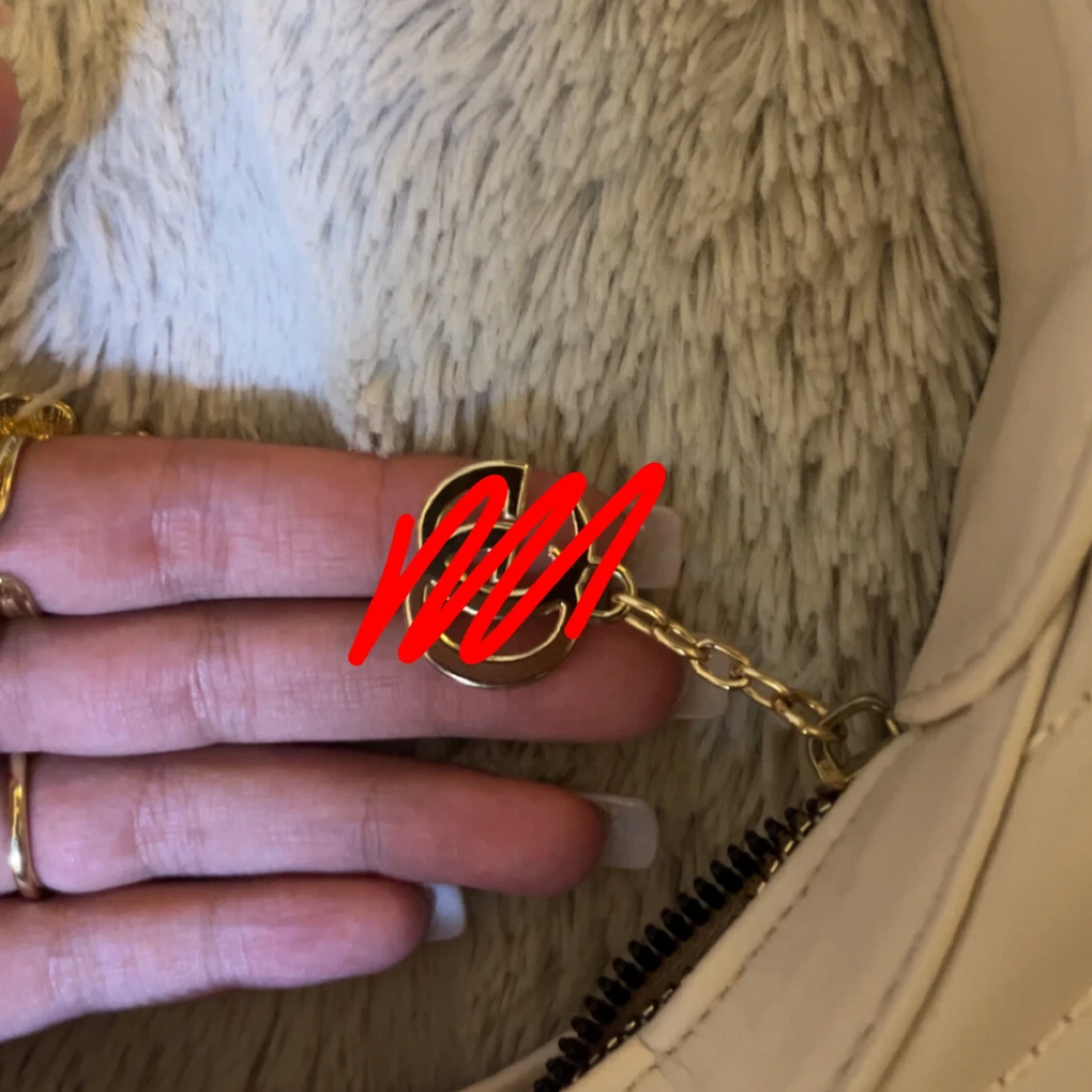 Beige quiltad axelväska med kedja - 2