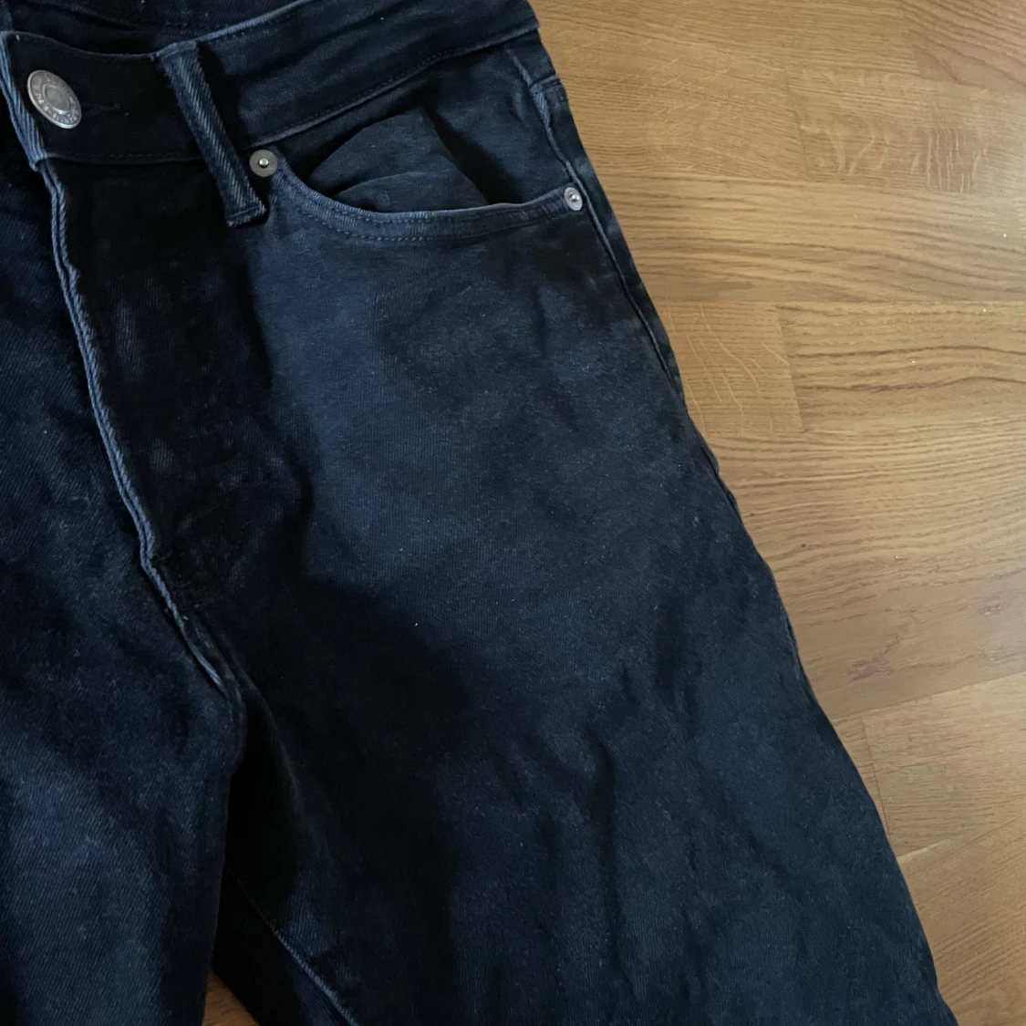 Svarta straight jeans  - 1