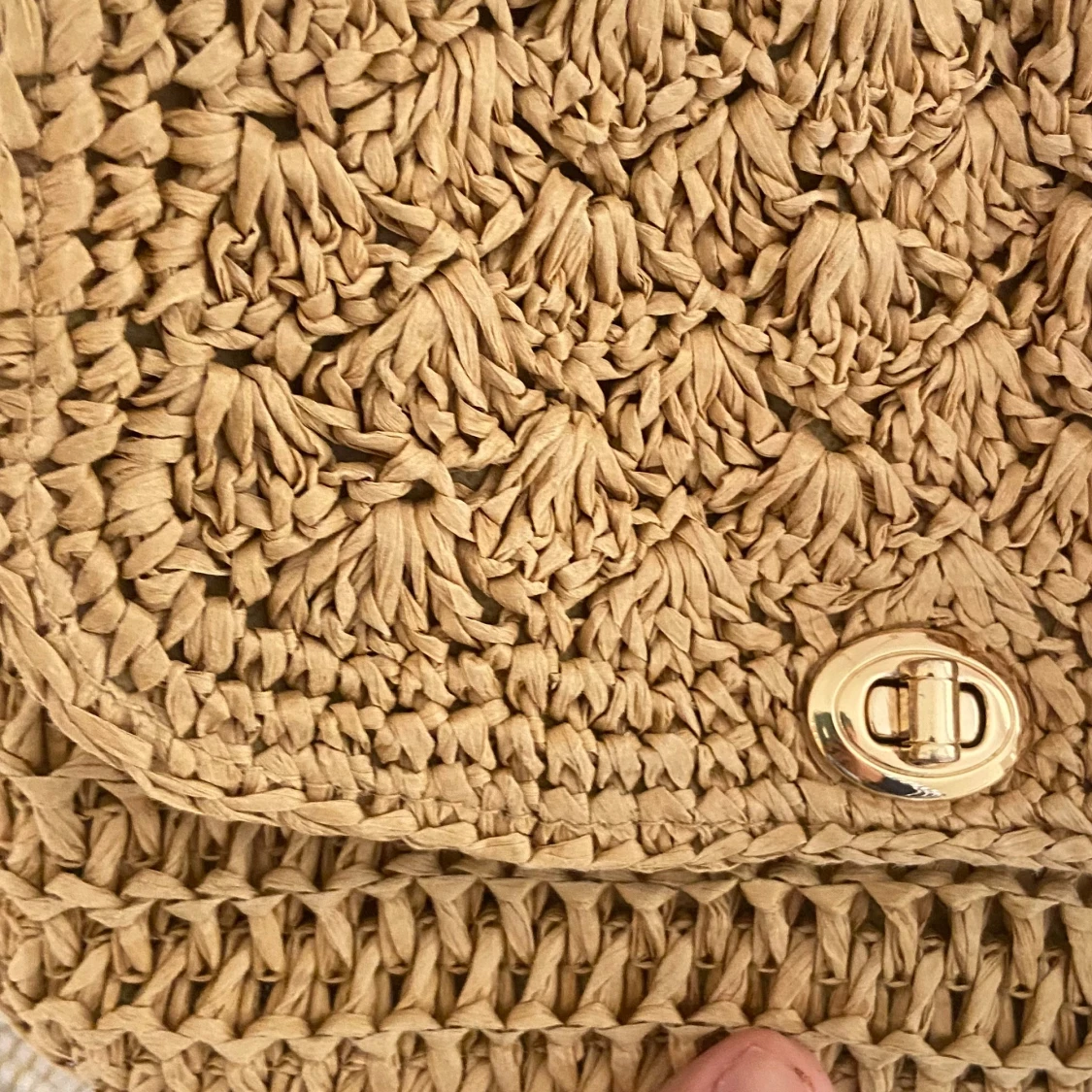 Beige axelväska från H&M med kedja - 2