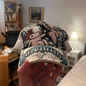 Forty 41 keps - Snygg keps från märket fourty fourtyone, han jag köpte den av sa att den va rätt rare men vet inte. Cond 9/10