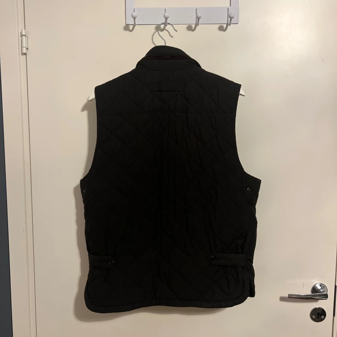 Svart quiltad väst från Gant - 2