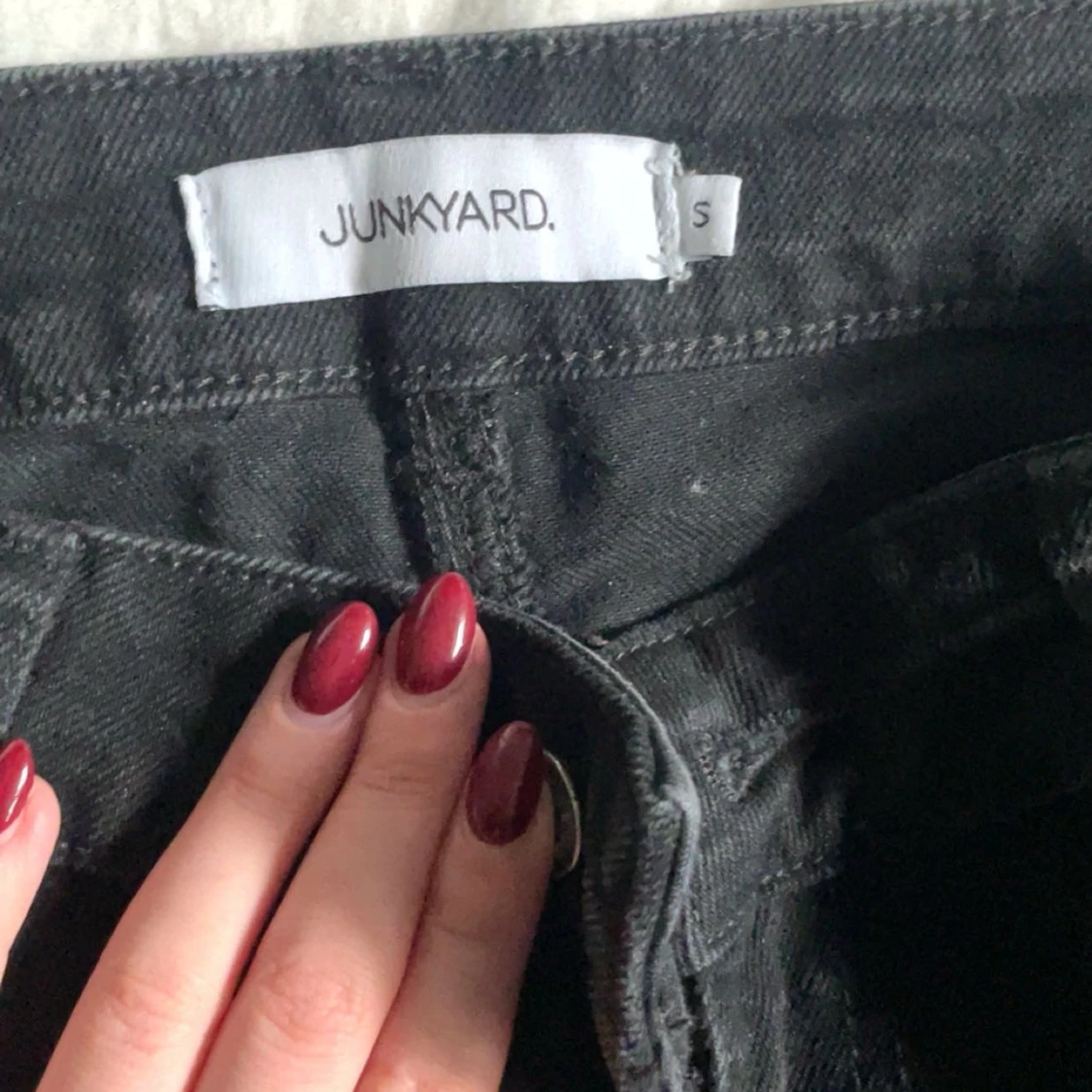 Svarta jeansbyxor från Junkyard - 2