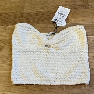 Vit stickad tubtopp  - Ny skick 