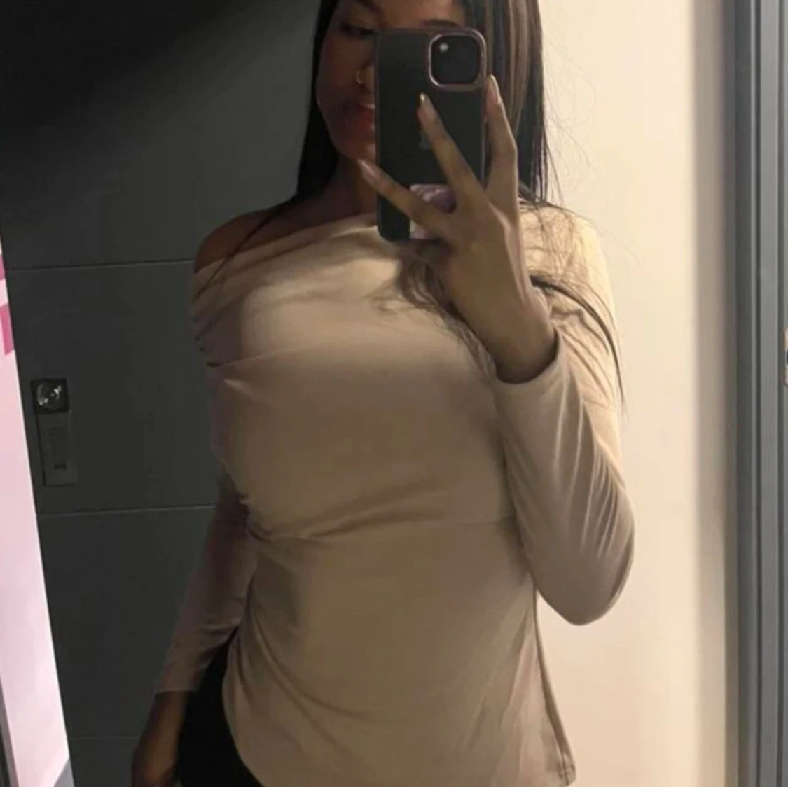 Beige oneshoulder topp