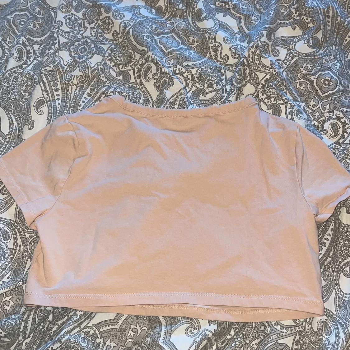 Rosa beige croppad t-shirt från H&M Divided - 1
