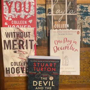 Booktok böker  - Från fängslande romaner som tar dig på äventyr, till känslosamma berättelser som verkligen berör. Oavsett vad du är på humör för, finns det något här för alla läsare!  