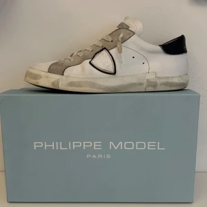 Philippe Model  - Storlek 43 (28,85cm) kvitto, Box och dustbag kommer med. Köpt på Merchsweden 