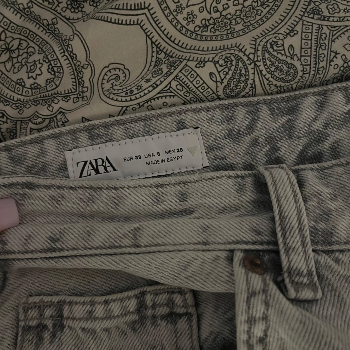 Gråa wide jeans från Zara - 2