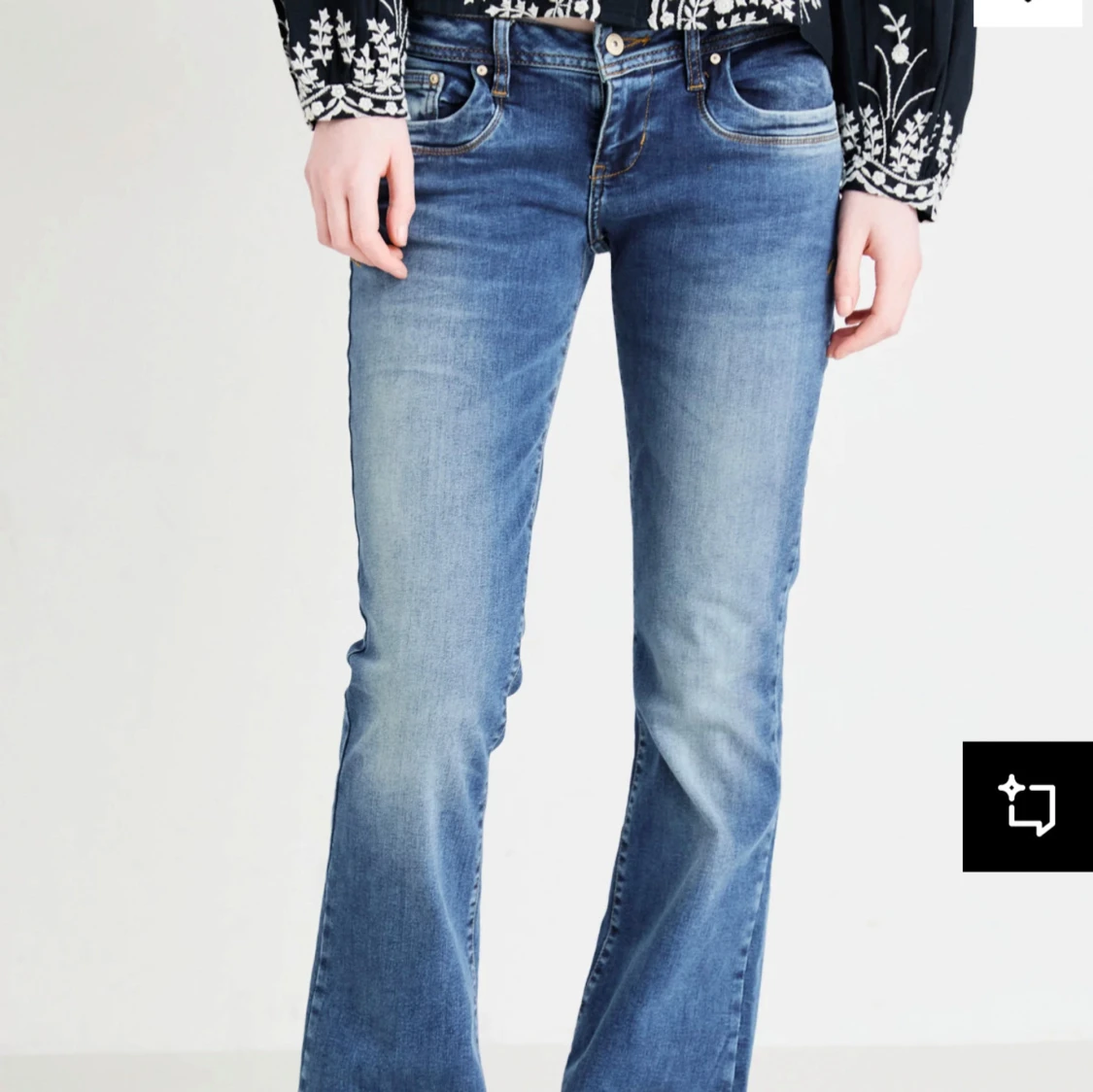 Blå bootcut jeans från LTB