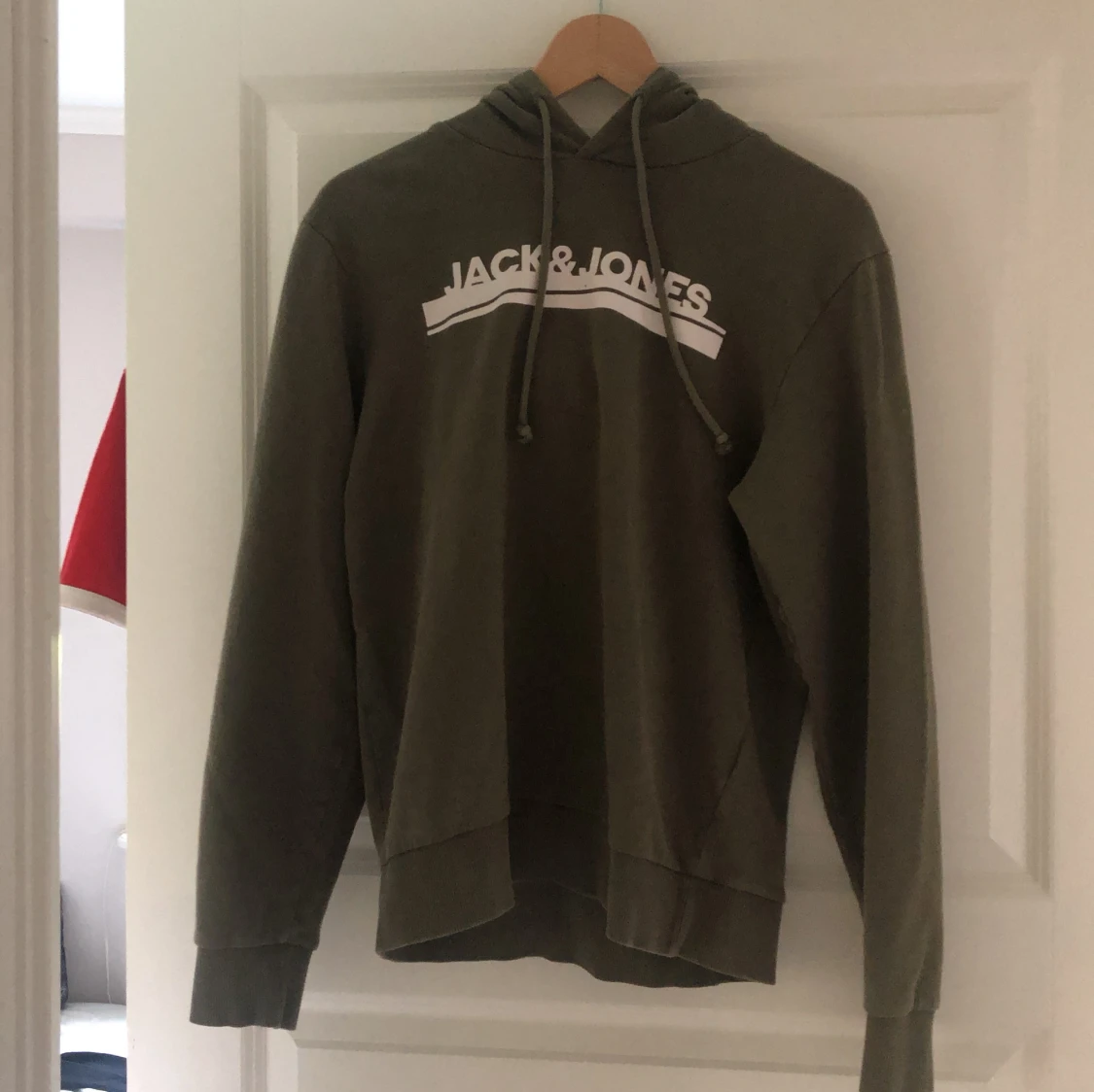 Olivgrön hoodie från Jack & Jones