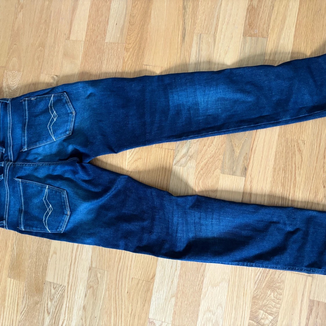 Replay Anbass jeans i mörkblå denim