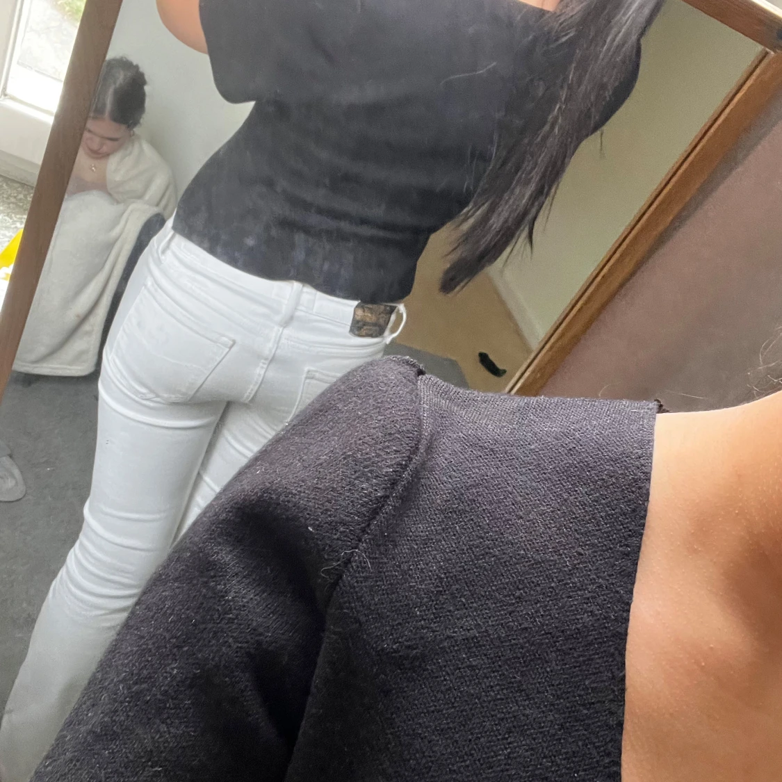 Svart blus med knappar från Gina Tricot - 2