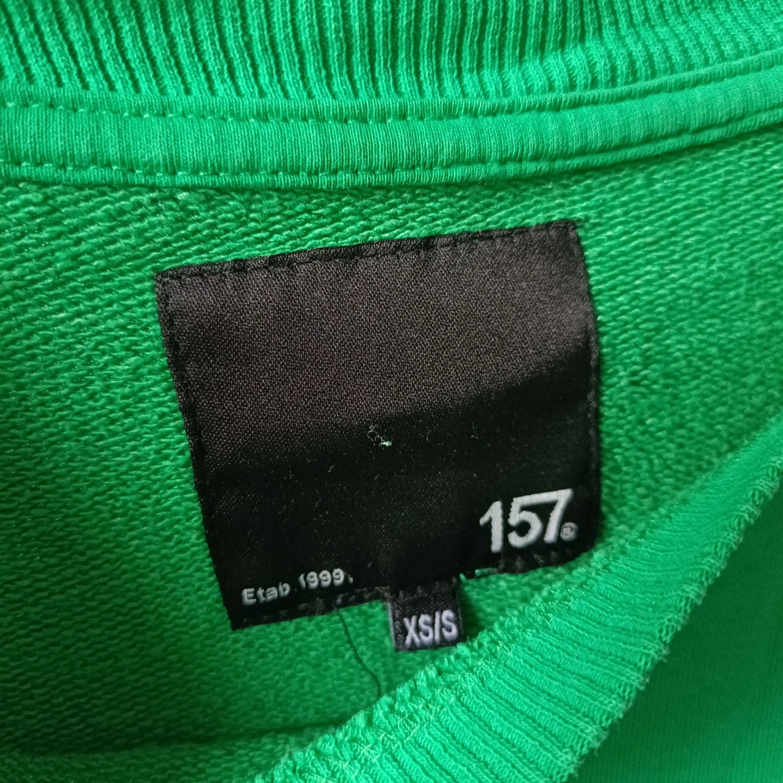 Grön sweatshirt från 157 - 1