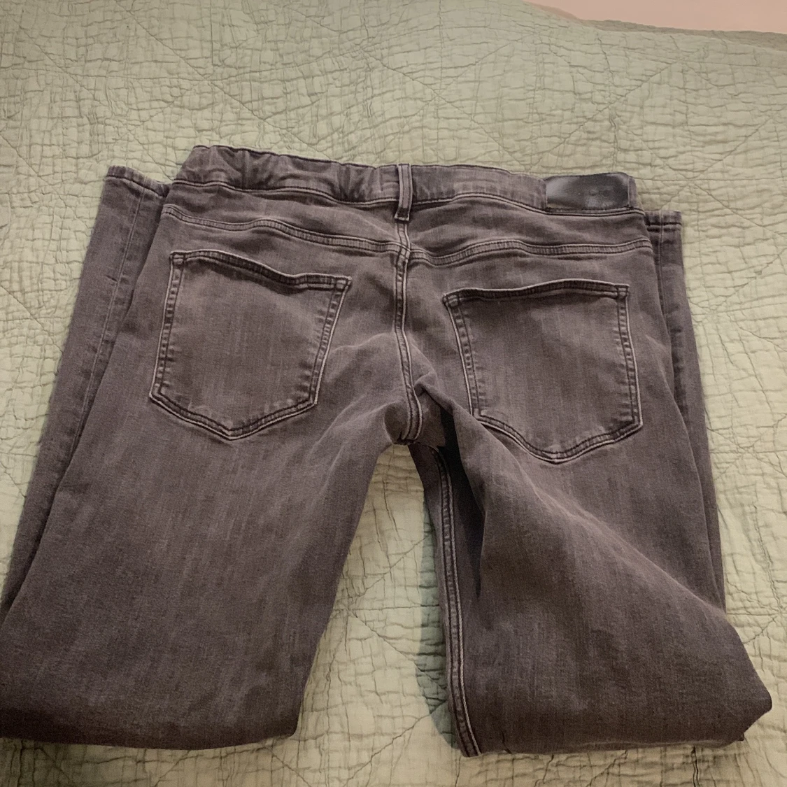 Grå jeans från Gant - 1