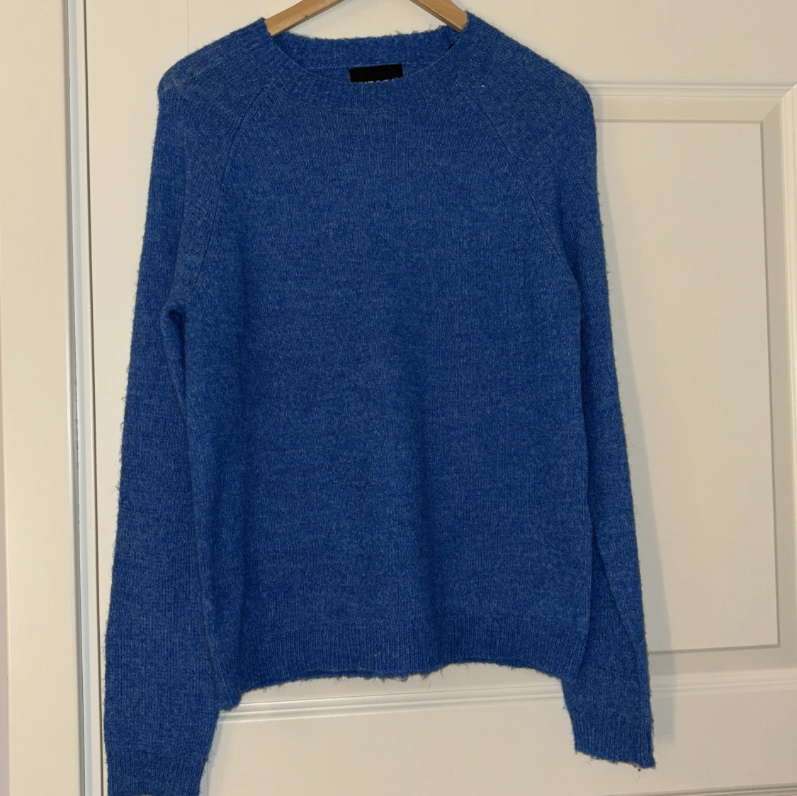 Blå stickad tröja  - 2