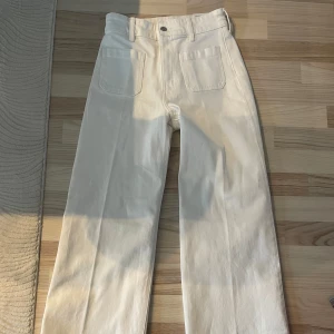 Vita jeans! - Skit snygga vita jeans från H&M som är helt oanvända!! ❤️‍🔥