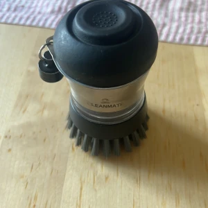 Cleanmate rengörare till golfklubbor - Klubb rengörare golf. Mangneten funkar säjs för Att jag inte använder den. Pumpen funkar också 100kr billigare är plikt