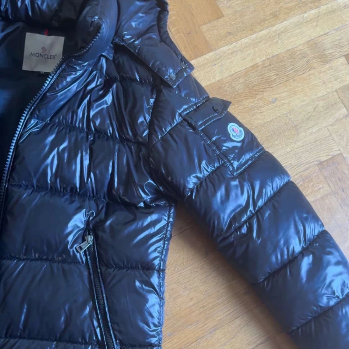 Svart Moncler maya - 4