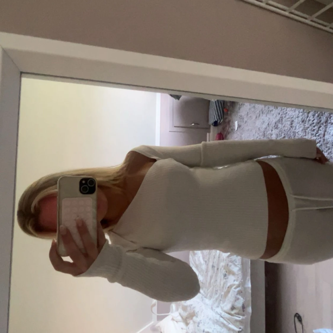 Vit ribbad långärmad croppad tröja