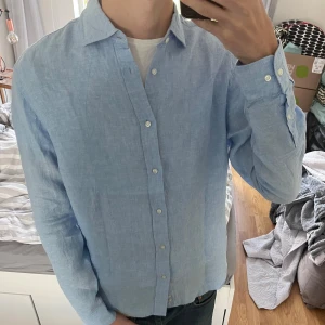 Linneskjorta från Bläck - Snygg linneskjorta från Bläck i 100% linne, perfekt till sommaren🤩| Storlek M | Mycket bra skick✅