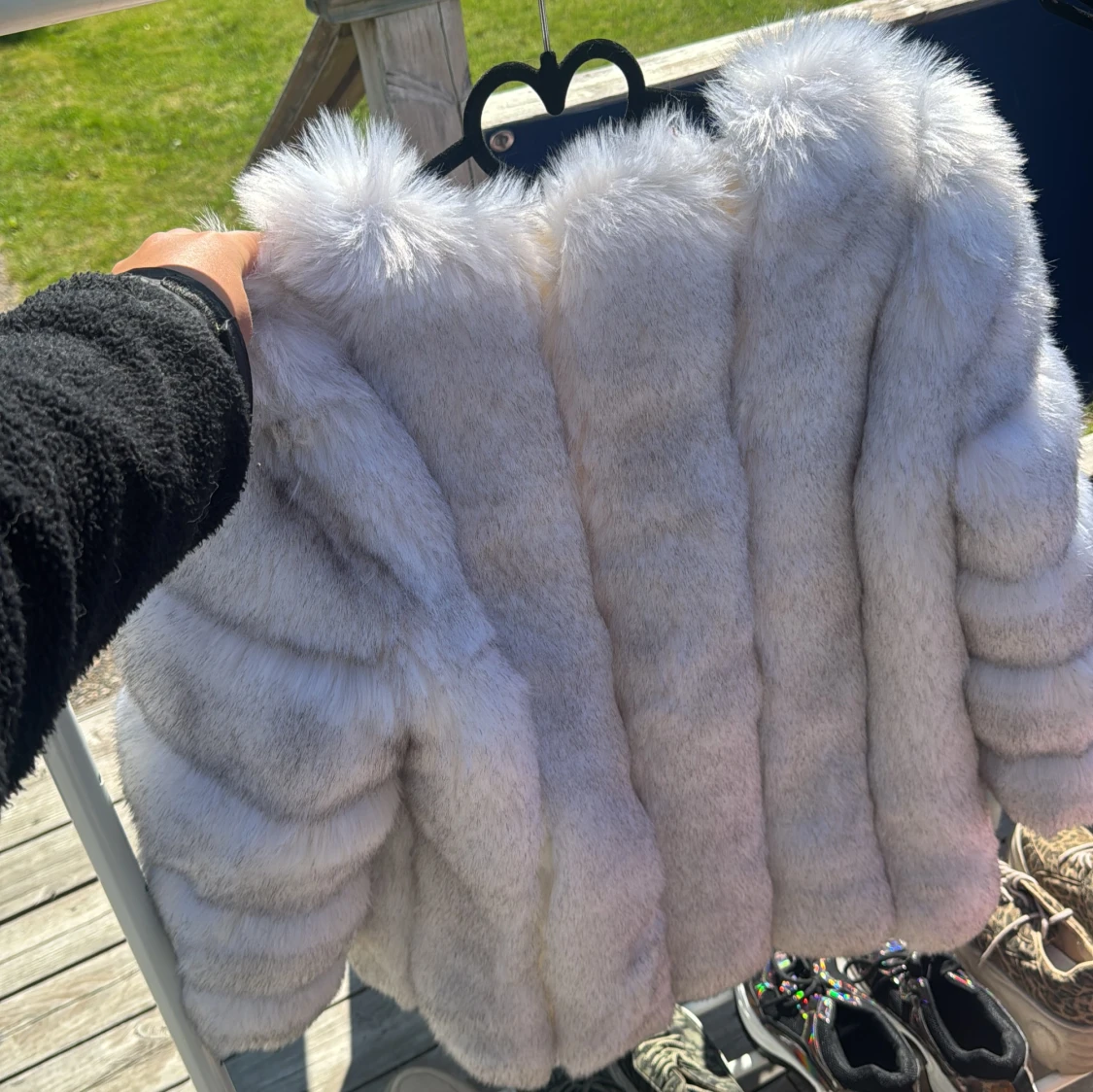 Vit pälsväst från Ying Jia Mei XL - 1