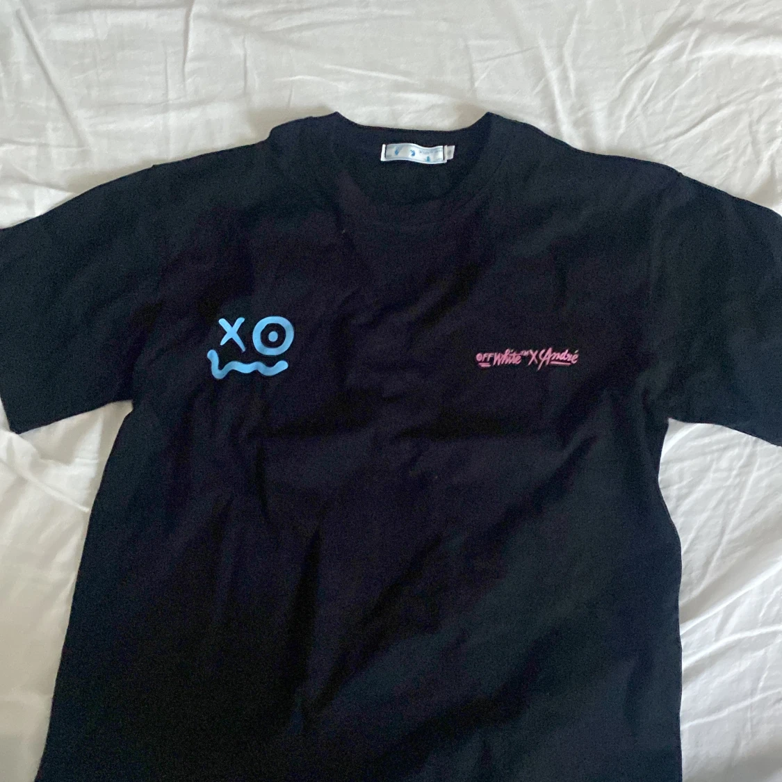 Off-White x André svart t-shirt
