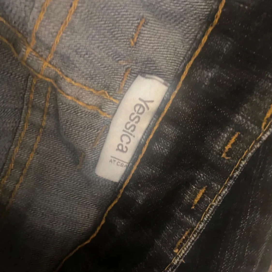 Mörkblå straight leg jeans från Yessica - 2