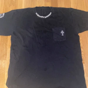 Chrome Heart  - Säljer denna äkta Chrome heart t shirten har legit checkat den i South soles har använt ett par gånger 
