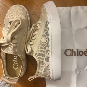 Chloé liknande skor - Säljer dessa jätte snygga chloé liknande skorna, aldrig använda passar 38-39