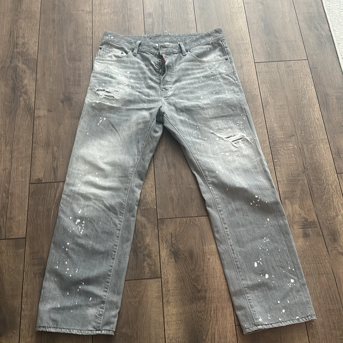 Grå Dsquared2 jeans med färgstänk - 1