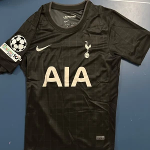 Bergvall Spurs Fotbollströja - Helt ny Bergvall Spurs Fotbollströja. Finns i storlek S och M