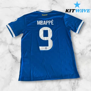 Real Madrid 25/26 Mbappé 9 - Real Madrid 25/26 bortaställ. Mbappé 9. Storlek: M.