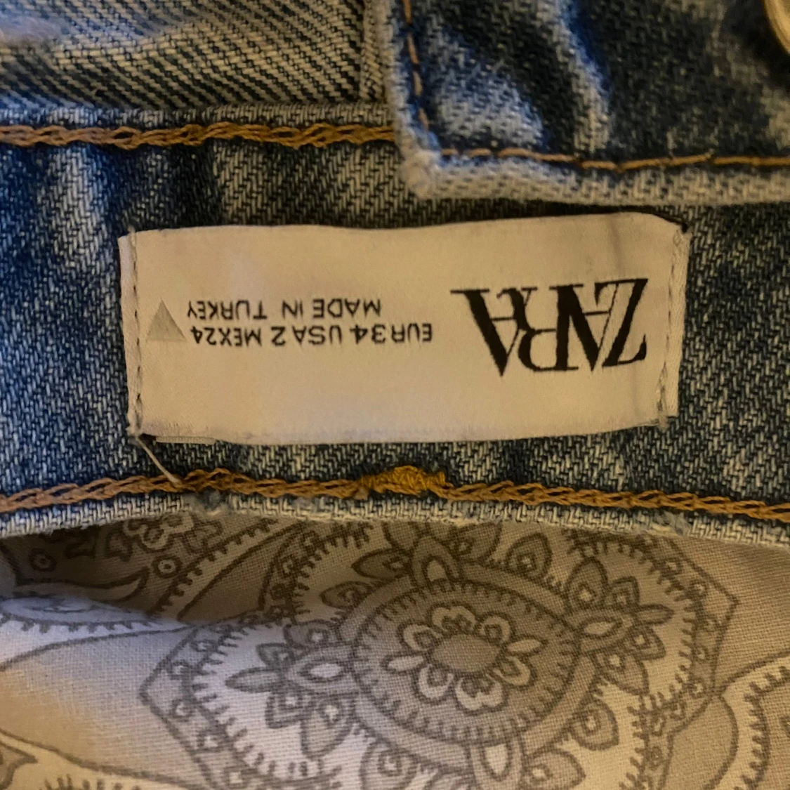 Blåa vida jeans från Zara - 2