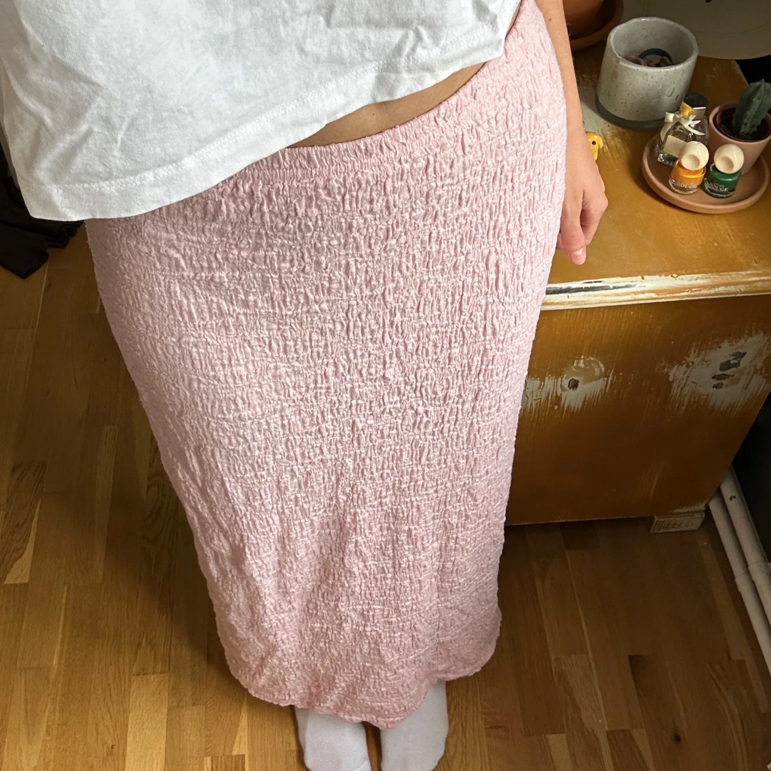 Ljusrosa långkjol med struktur - 1