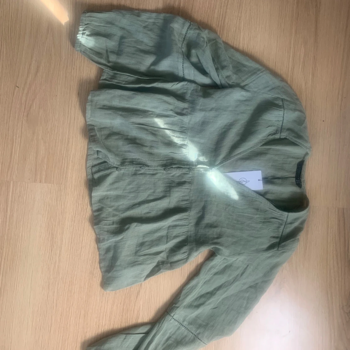 Olivgrön blus/skjorta med knappar - 3