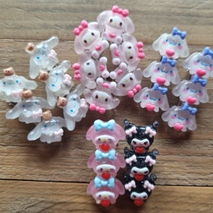 Mini hårklämmor  - Säljer fyra söta par(8st) små hårklämmor. Storlek 3cm långt